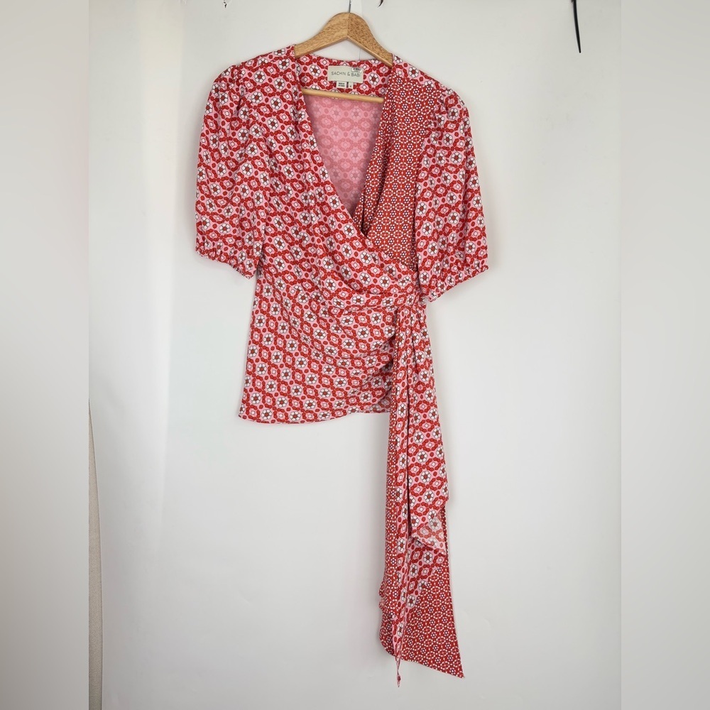 Sachin & Babi Printed Faux Wrap Top Size 2 - image 3